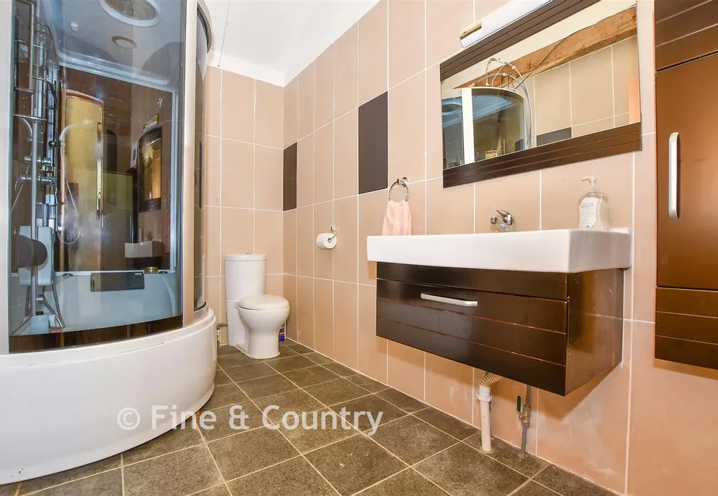 Shower Room - Ford Farm Lane, Whitwell, Isle of Wight - Wards of Kent