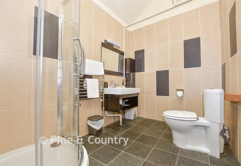 Annexe Shower Room - Ford Farm Lane, Whitwell, Isle of Wight - Wards of Kent