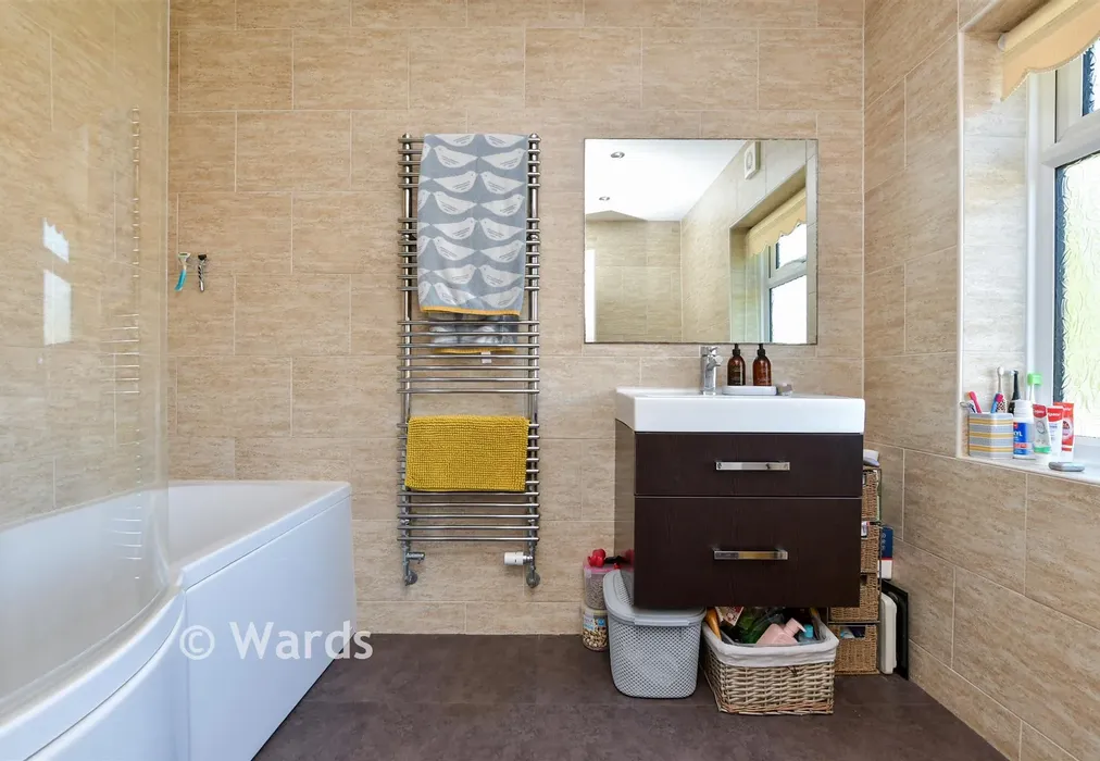 Bathroom - Buxton Road, Ramsgate, Kent - Wards of Kent