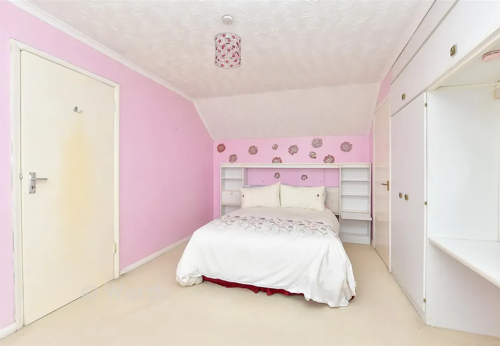 Bedroom 1 - Hilltop Road, Frindsbury, Rochester, Kent - Wards of Kent