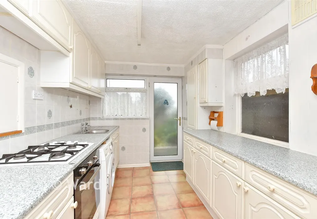 Kitchen - Hilltop Road, Frindsbury, Rochester, Kent - Wards of Kent