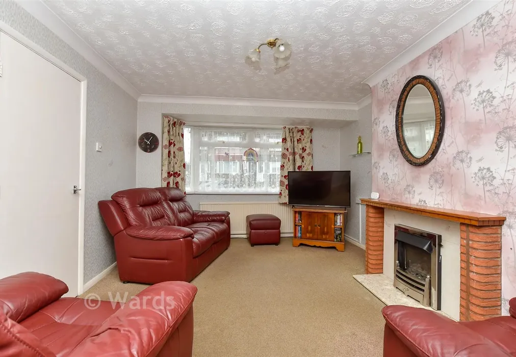 Lounge - Hilltop Road, Frindsbury, Rochester, Kent - Wards of Kent
