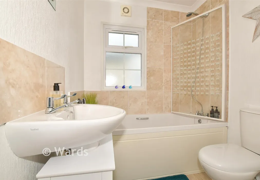 Bathroom - Stone Street, Petham, Kent - Wards of Kent
