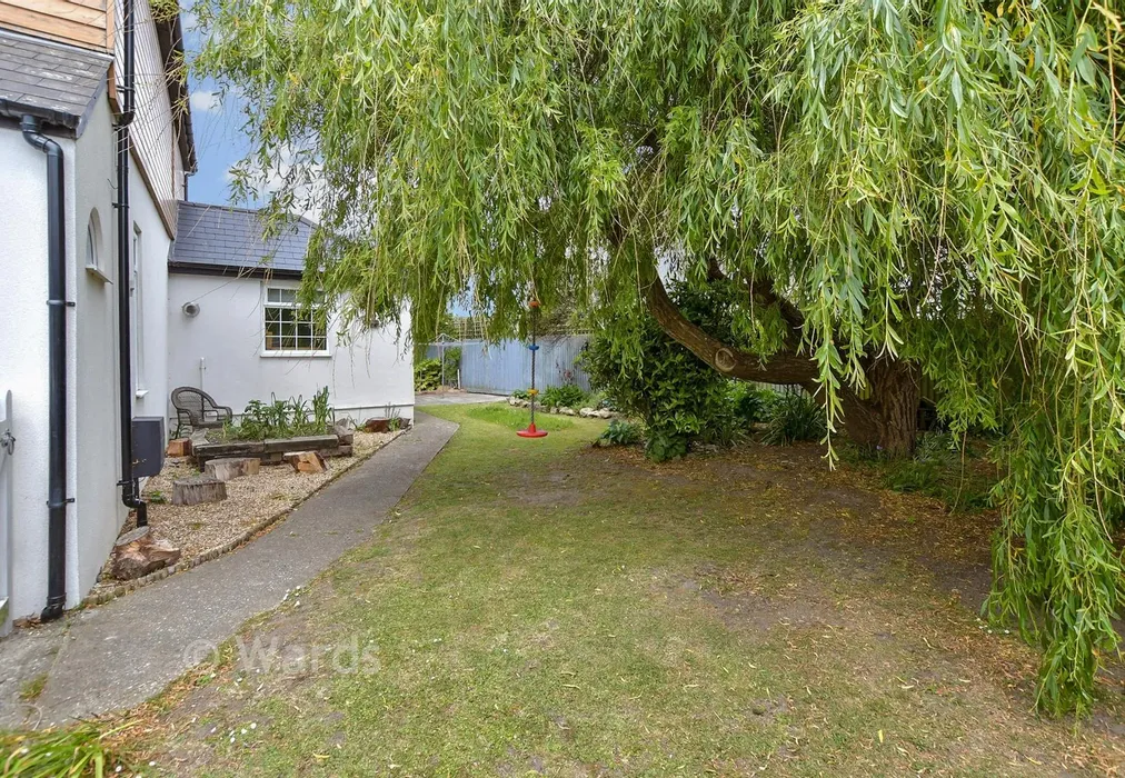 Side Garden - Dymchurch Road, St. Mary's Bay, Kent - Wards of Kent