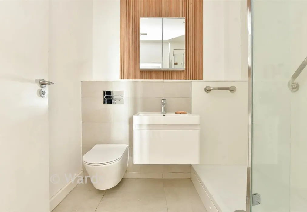 Shower Room - Wheatley Road, Whitstable, Kent - Wards of Kent