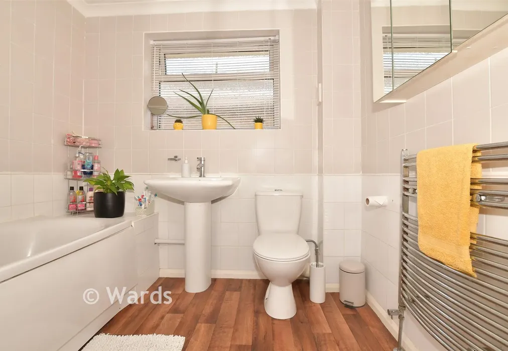 Bathroom - Gainsborough Drive, Herne Bay, Kent - Wards of Kent
