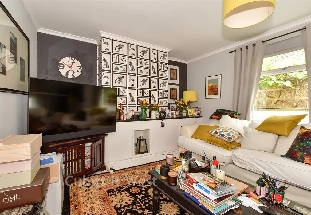 Lounge - Greenfield Crescent, Patcham, Brighton, East Sussex - Wards of Kent