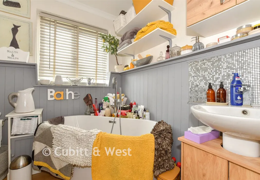 Bathroom - Greenfield Crescent, Patcham, Brighton, East Sussex - Wards of Kent
