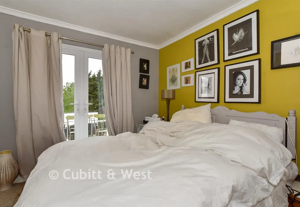 Bedroom 1 - Greenfield Crescent, Patcham, Brighton, East Sussex - Wards of Kent