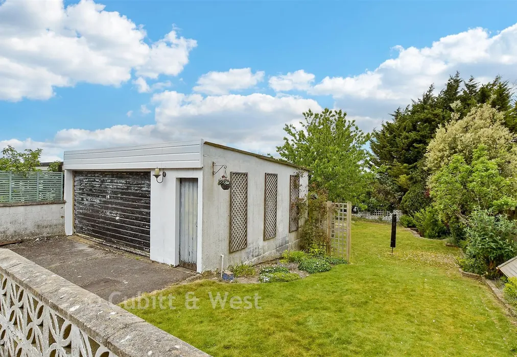 Rear Garden - Greenfield Crescent, Patcham, Brighton, East Sussex - Wards of Kent