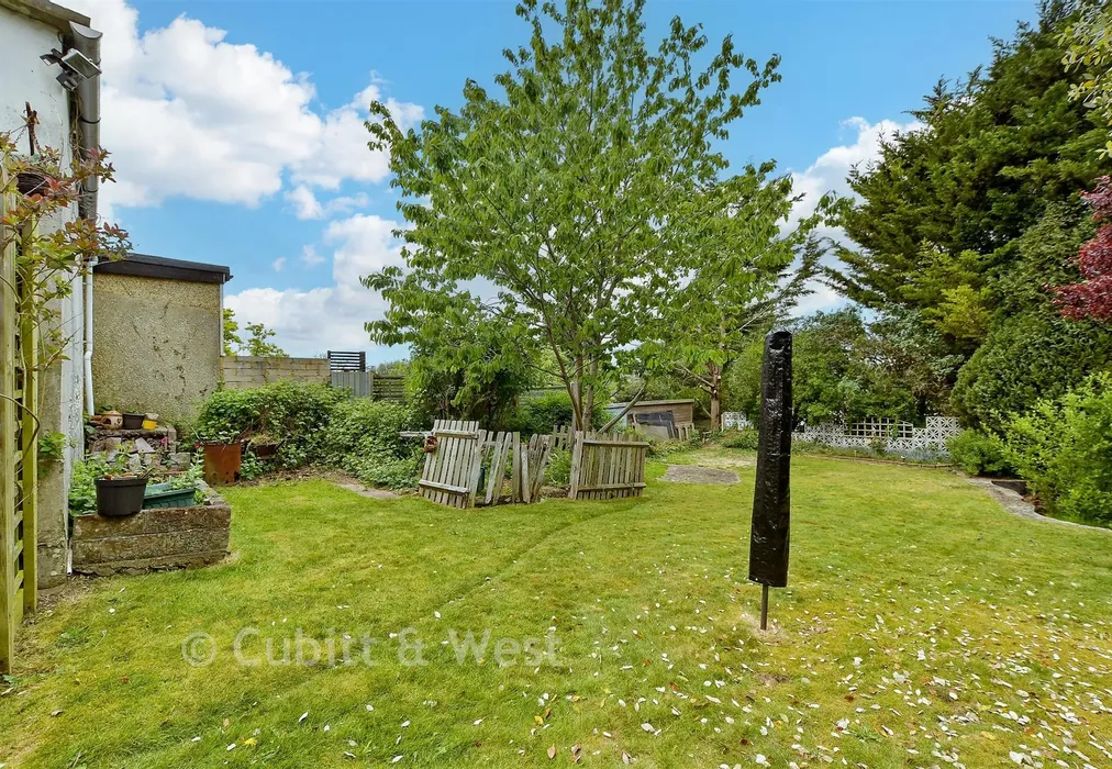Rear Garden - Greenfield Crescent, Patcham, Brighton, East Sussex - Wards of Kent