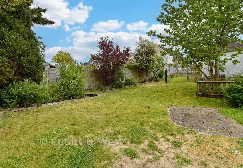 Rear Garden - Greenfield Crescent, Patcham, Brighton, East Sussex - Wards of Kent