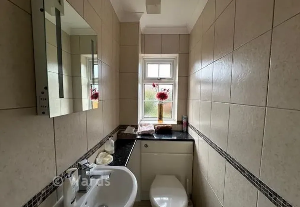 Cloakroom - Minster Drive, Minster-On-Sea, Sheerness, Kent - Wards of Kent
