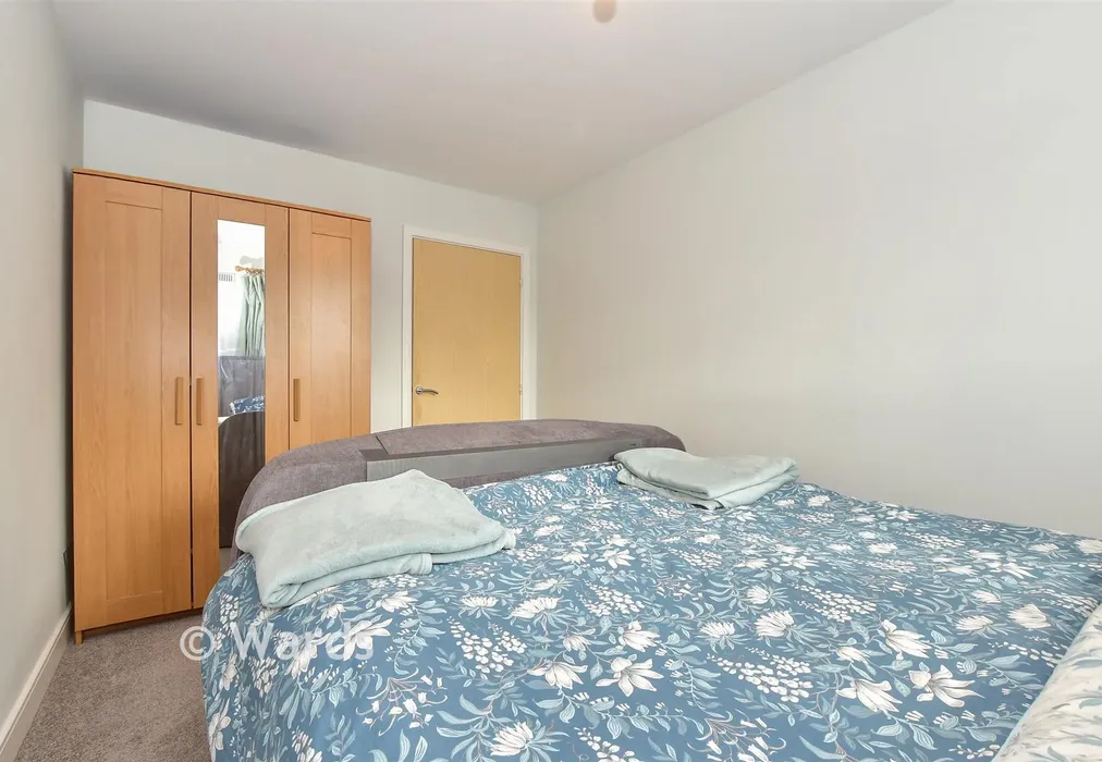 Bedroom 2 - Medway Wharf Road, Tonbridge, Kent - Wards of Kent