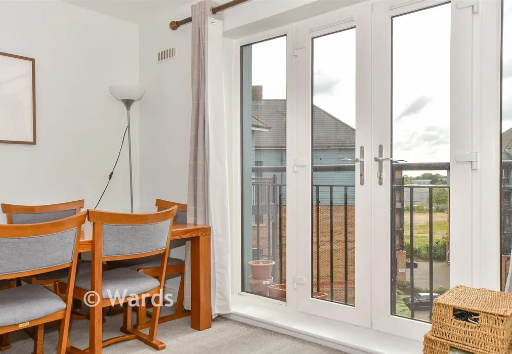 Internal Lifestyle Photograph - Medway Wharf Road, Tonbridge, Kent - Wards of Kent
