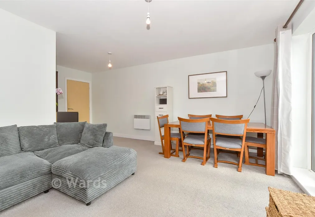 Lounge/ Diner - Medway Wharf Road, Tonbridge, Kent - Wards of Kent