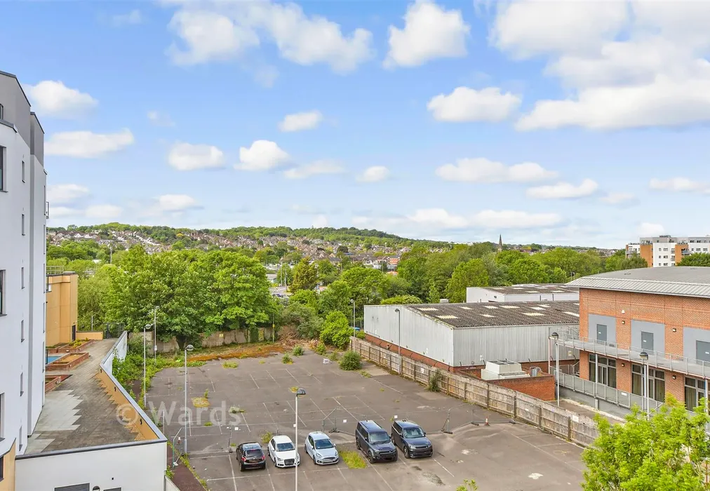 Views To Front - Medway Wharf Road, Tonbridge, Kent - Wards of Kent
