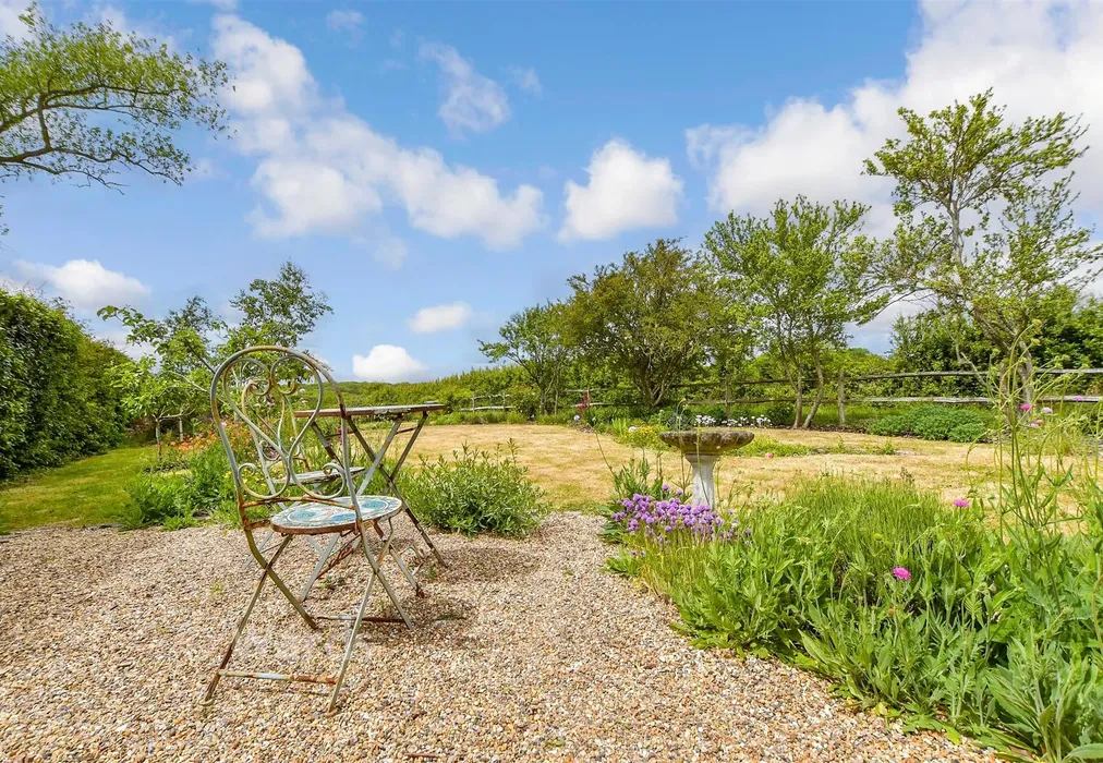 Rear Garden - Ashford Road, Bilsington, Ashford, Kent - Wards of Kent