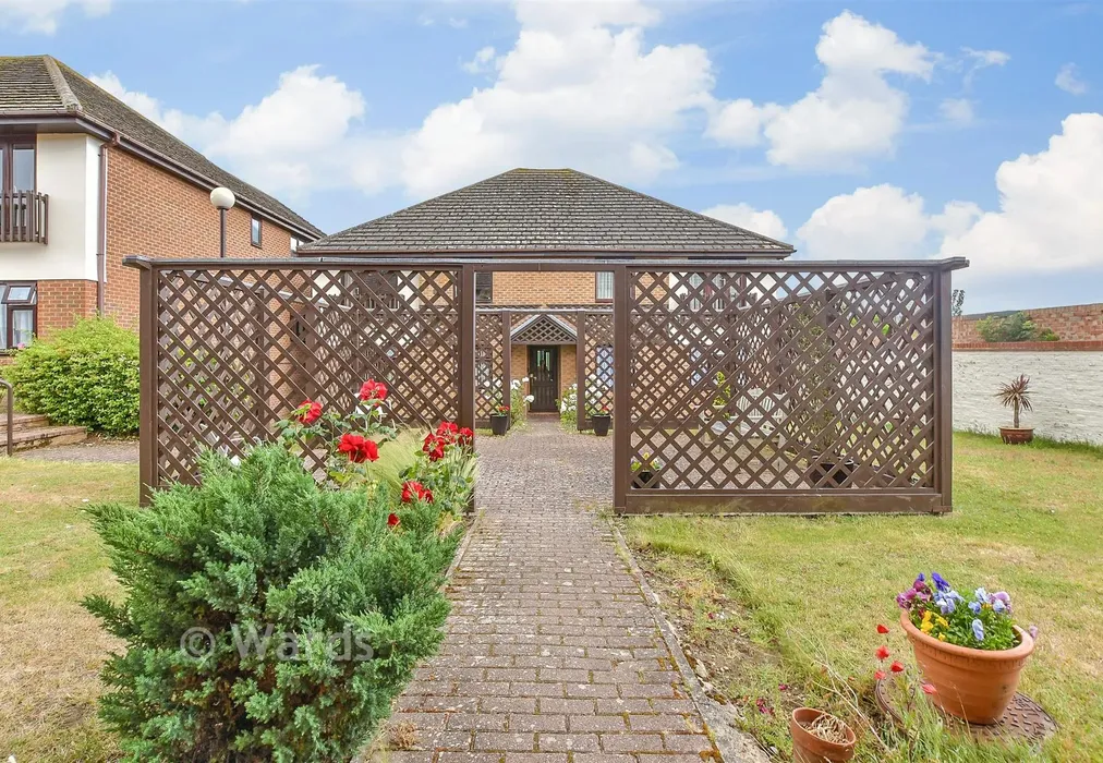 Communal Gardens - Miles Way, Birchington, Kent - Wards of Kent