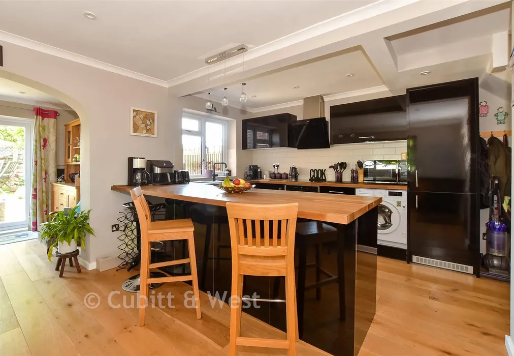 Kitchen - Meadow Way, Petworth, West Sussex - Wards of Kent