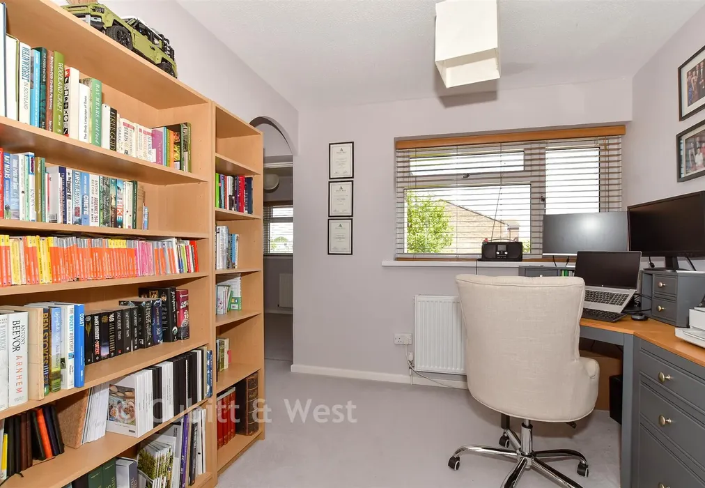 Bedroom 3 - Meadow Way, Petworth, West Sussex - Wards of Kent
