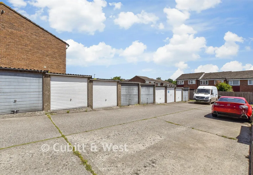 Garage - Meadow Way, Petworth, West Sussex - Wards of Kent