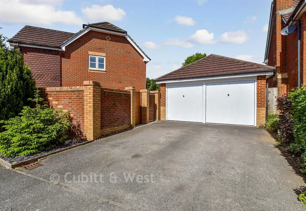 Driveway/Parking - Turnpike Way, Ashington, West Sussex - Wards of Kent