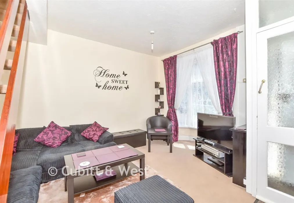 Lounge - Talbot Road, Southsea, Hampshire - Wards of Kent