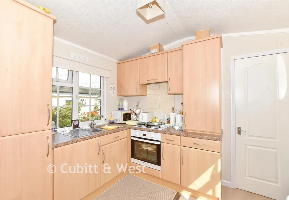 Kitchen - Slipper Road, Emsworth, Hampshire - Wards of Kent