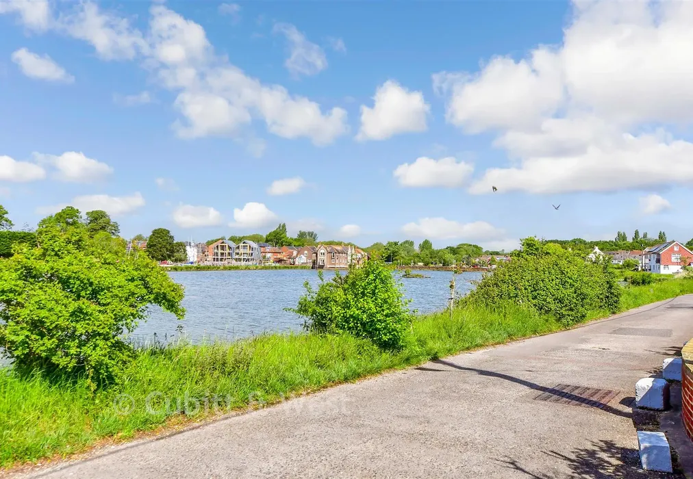 Surrounding Area - Slipper Road, Emsworth, Hampshire - Wards of Kent