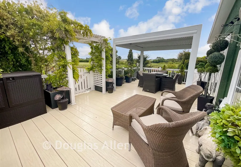 Veranda - Hawk Hill, Battlesbridge, Wickford, Essex - Wards of Kent