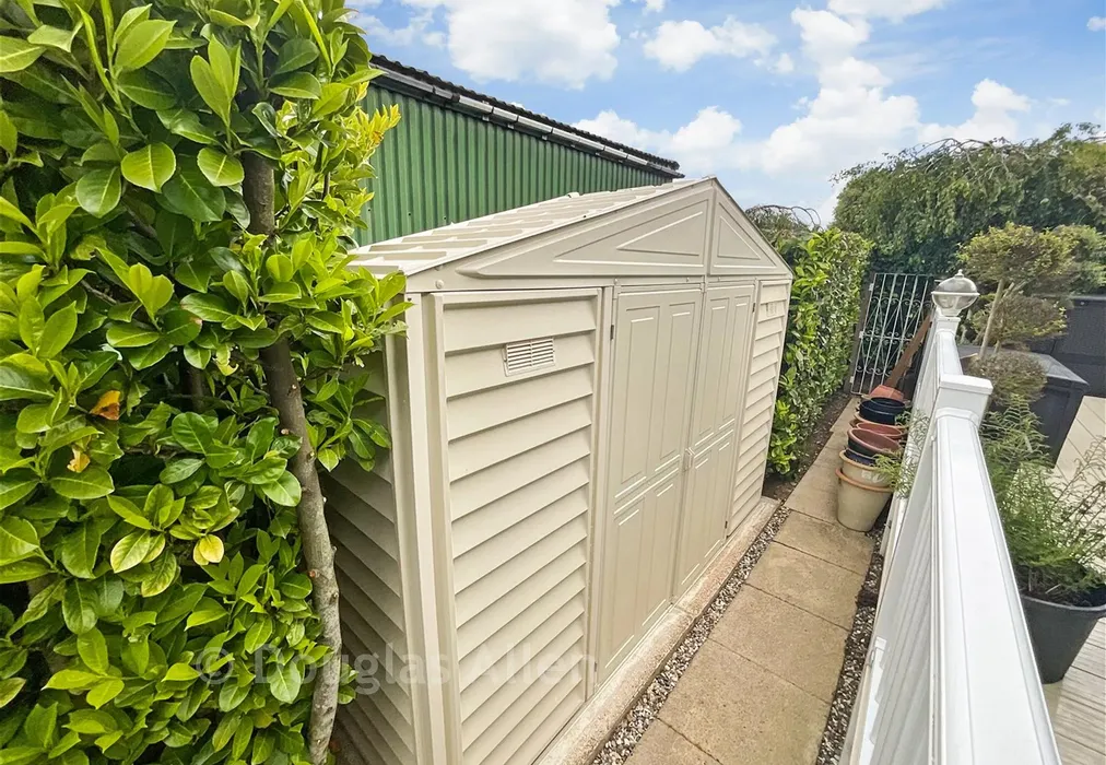Shed - Hawk Hill, Battlesbridge, Wickford, Essex - Wards of Kent