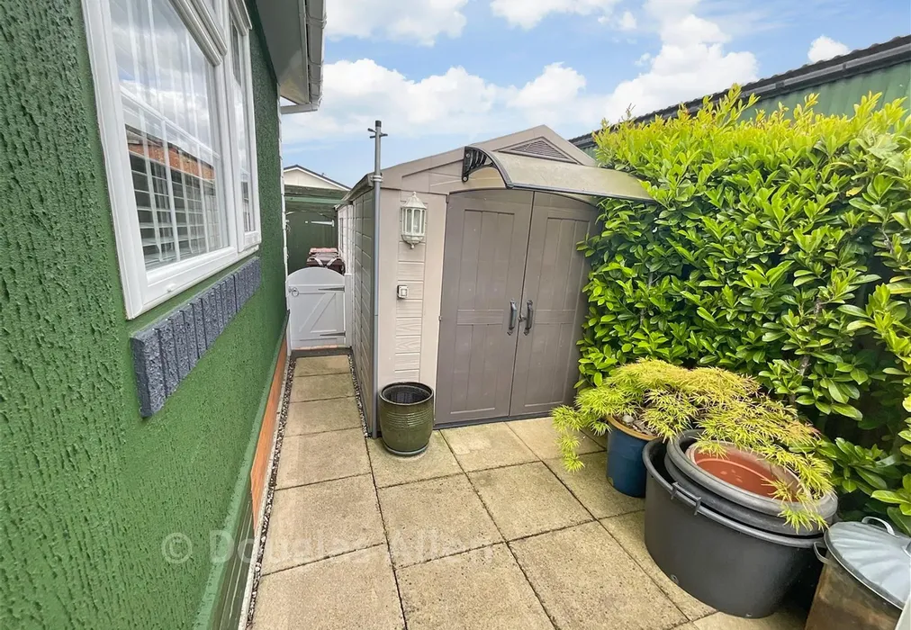 Shed - Hawk Hill, Battlesbridge, Wickford, Essex - Wards of Kent