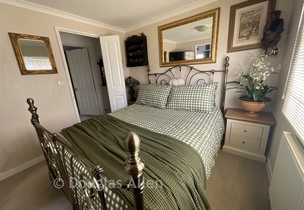 Bedroom 1 - Hawk Hill, Battlesbridge, Wickford, Essex - Wards of Kent