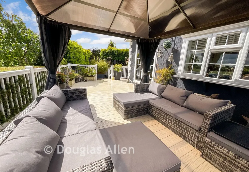 Veranda - Hawk Hill, Battlesbridge, Wickford, Essex - Wards of Kent