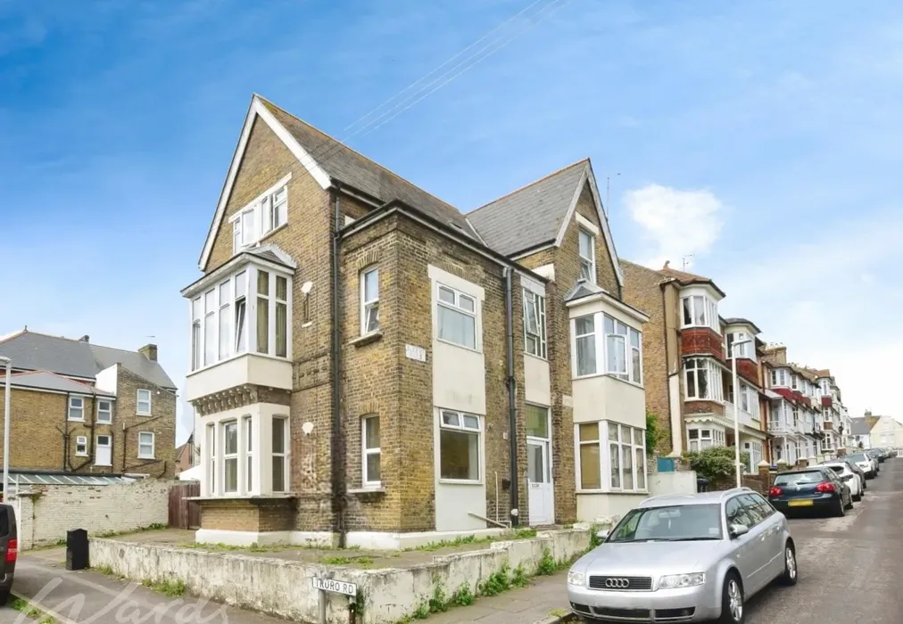 Albert 10 main - Albert Road Ramsgate CT11 - Wards of Kent