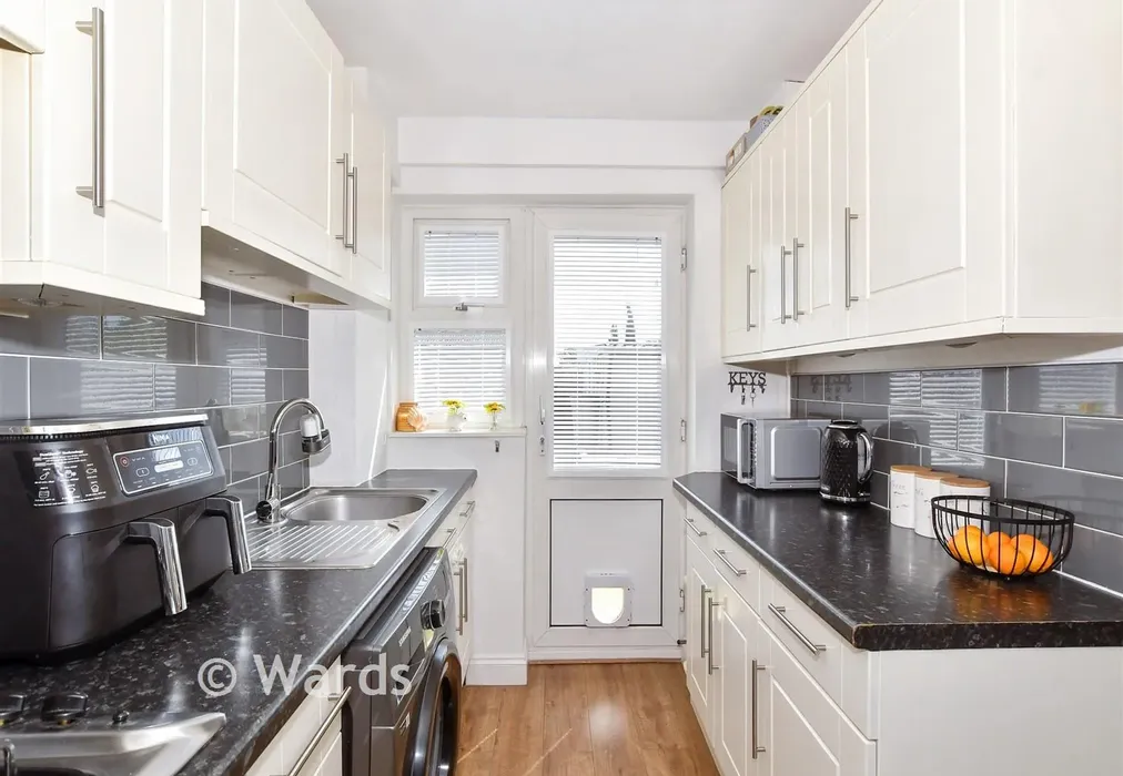 Kitchen - Tydeman Road, Bearsted, Maidstone, Kent - Wards of Kent
