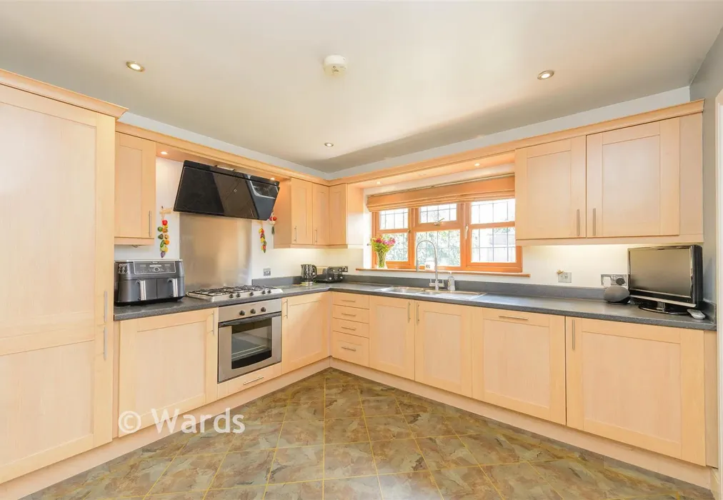 Kitchen - Lower Higham Road, Chalk, Gravesend, Kent - Wards of Kent