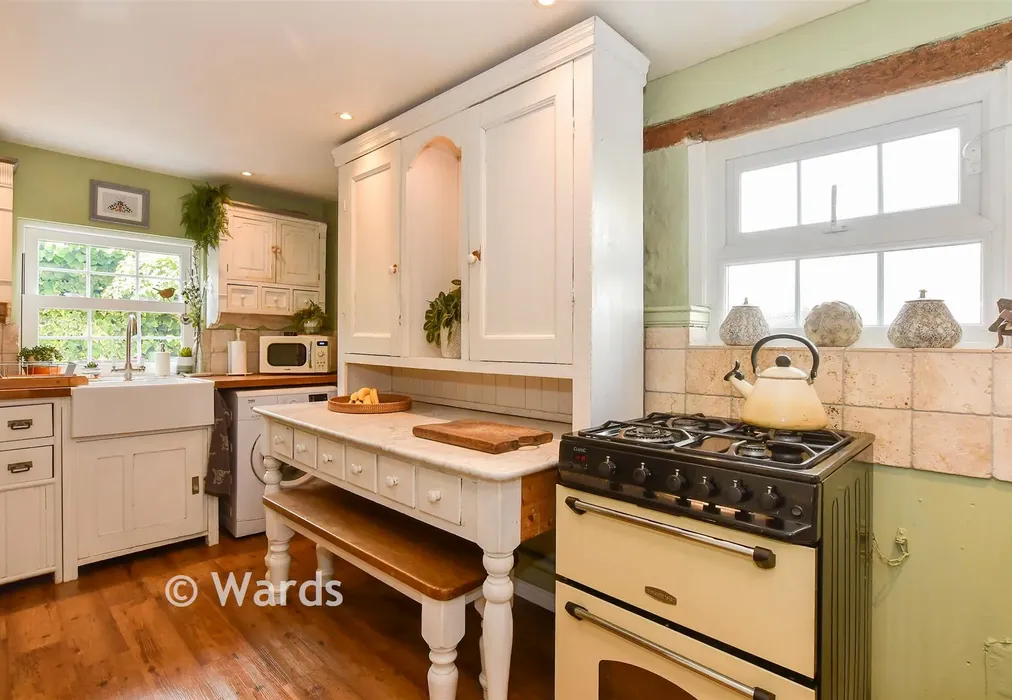 Kitchen - Mongeham Road, Deal, Kent - Wards of Kent