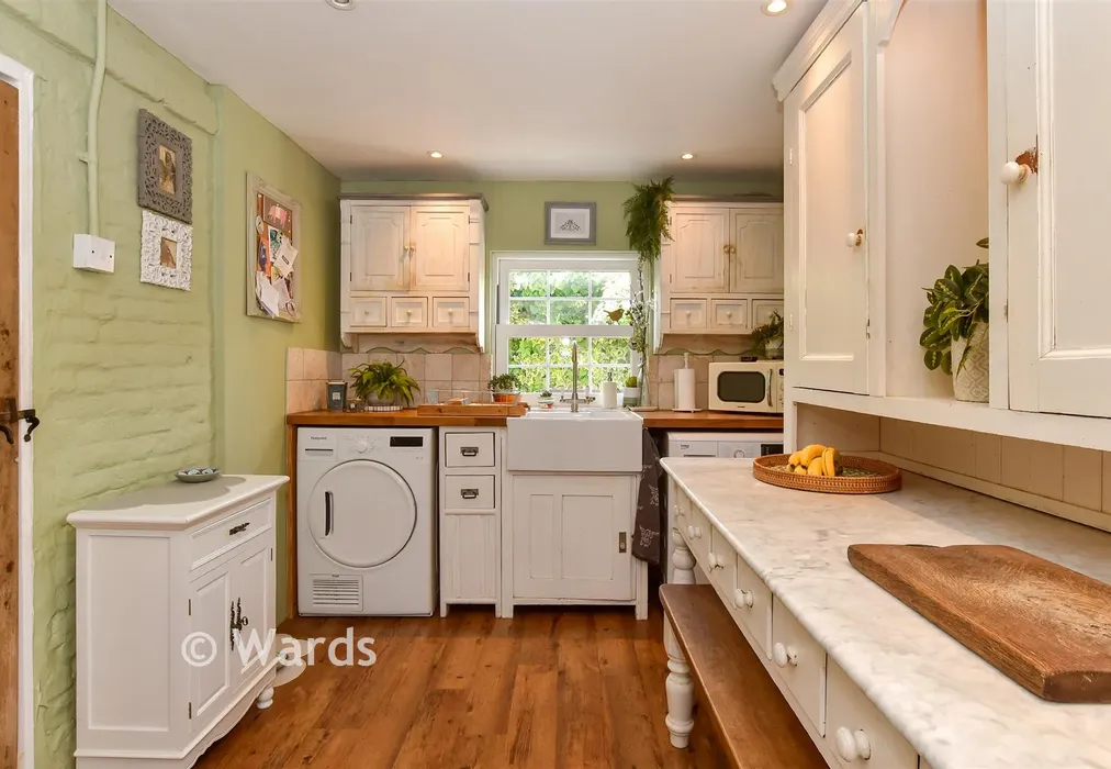 Kitchen - Mongeham Road, Deal, Kent - Wards of Kent