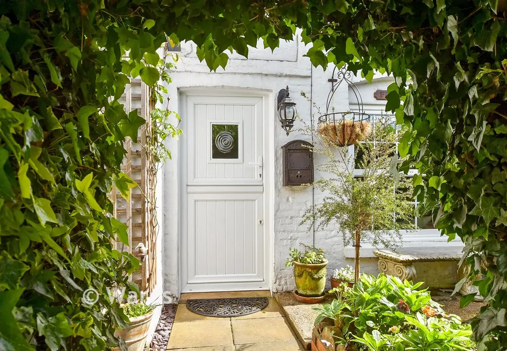 External Lifestyle Photograph - Mongeham Road, Deal, Kent - Wards of Kent