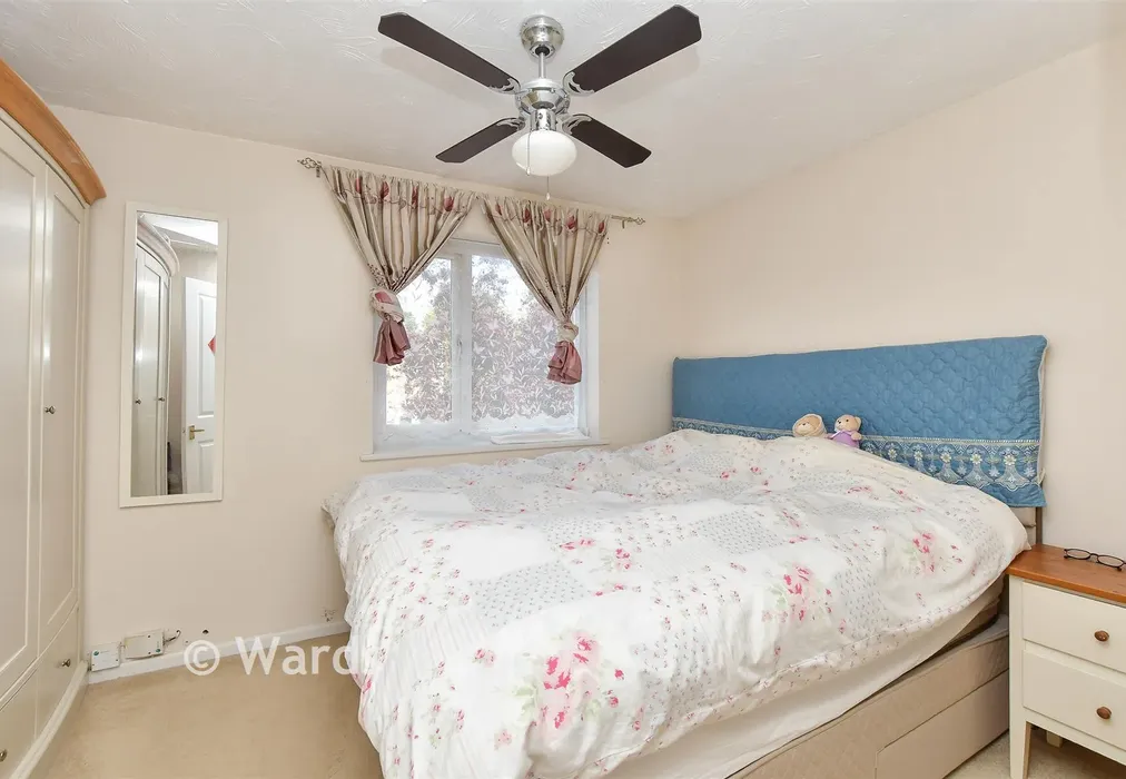 Bedroom 2 - The Willows, Kemsley, Sittingbourne, Kent - Wards of Kent