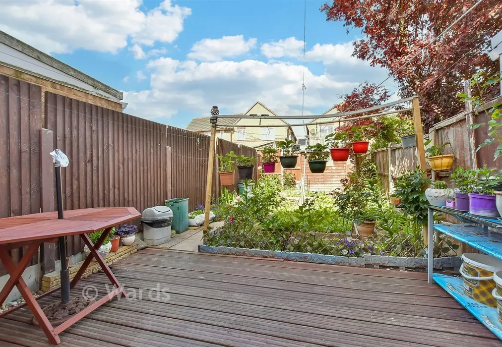 Rear Garden - The Willows, Kemsley, Sittingbourne, Kent - Wards of Kent