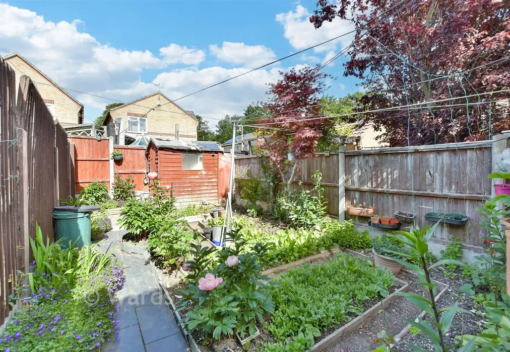 Rear Garden - The Willows, Kemsley, Sittingbourne, Kent - Wards of Kent