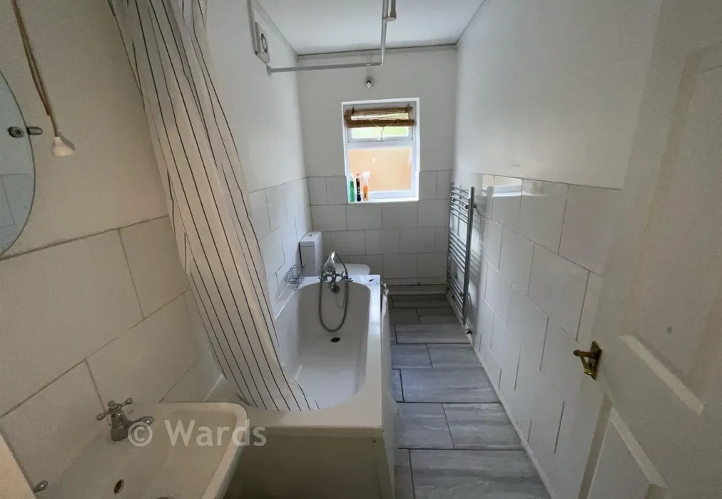 Bathroom - Brooklyn Paddock, Gillingham, Kent - Wards of Kent