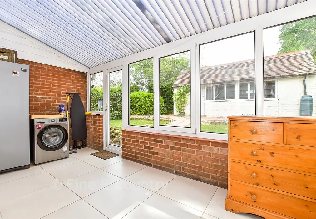 Rear Conservatory - Tonbridge Road, Hildenborough, Tonbridge, Kent - Wards of Kent