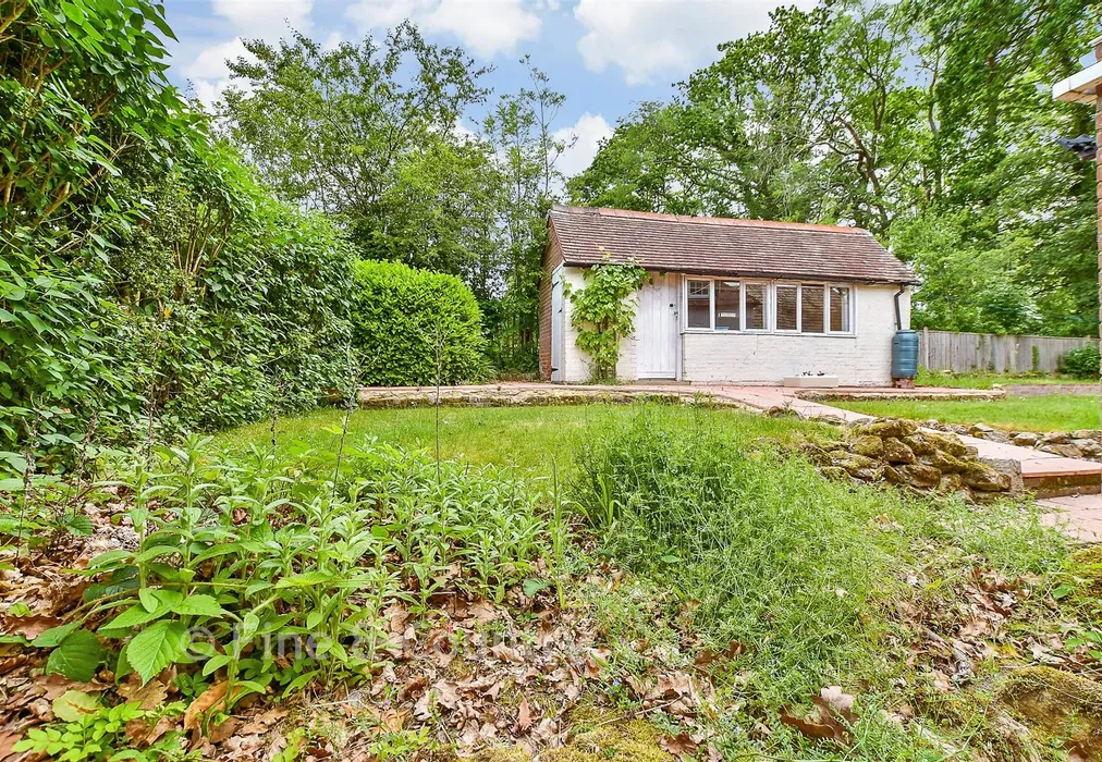 Rear Garden - Tonbridge Road, Hildenborough, Tonbridge, Kent - Wards of Kent