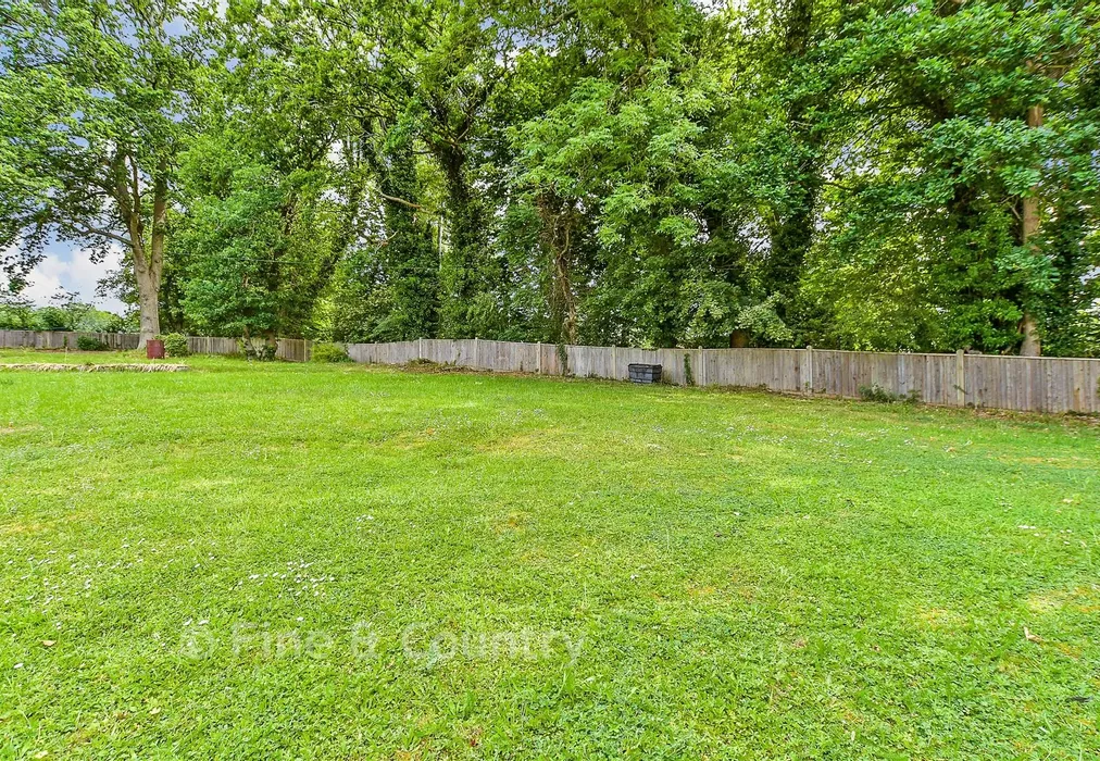 Rear Garden - Tonbridge Road, Hildenborough, Tonbridge, Kent - Wards of Kent