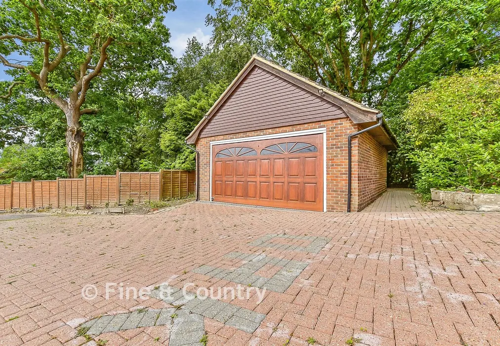 Garage - Tonbridge Road, Hildenborough, Tonbridge, Kent - Wards of Kent