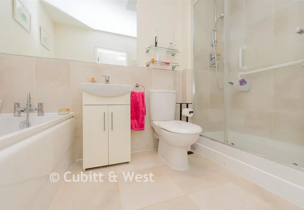 En-Suite Shower Room - Beech Road, Reigate, Surrey - Wards of Kent